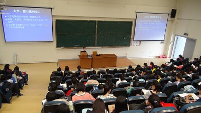 九球直播官网新生入学教育系列活动之充分利用学校资源